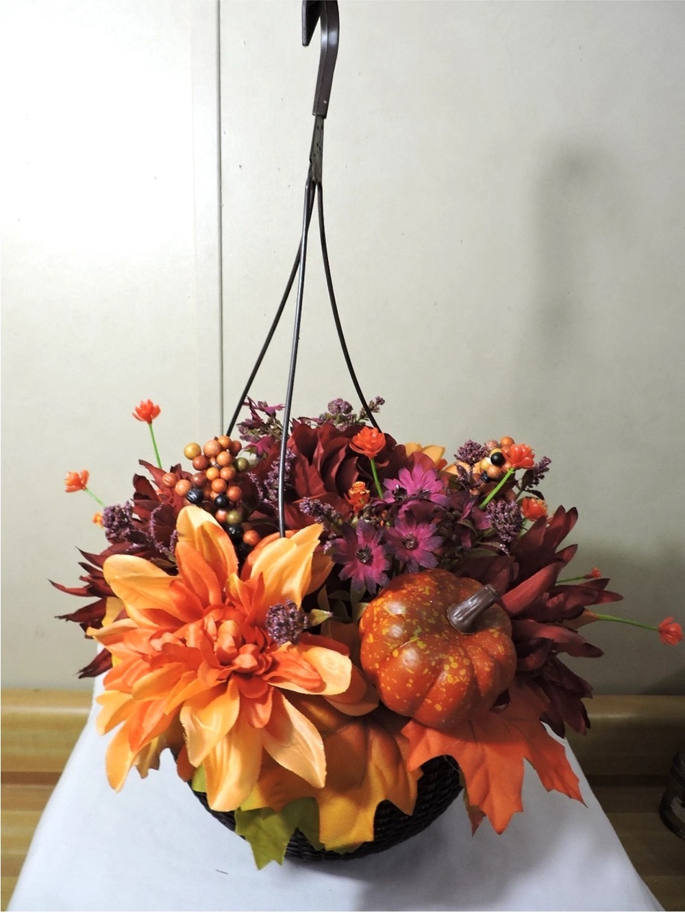 Artificial Hanging Flowers Basket Faux Fall Decor NWT Beautiful Flower Basket - Picture 5 of 5